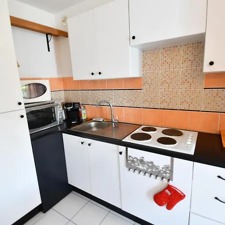 Maison Charmante A Vendres Avec Piscine Partagee *