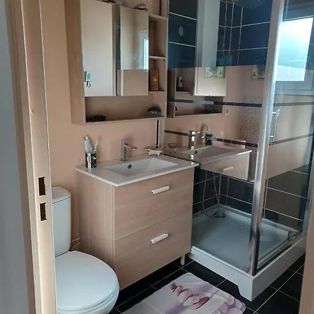 Maison De 2 A Vendres A 300 M De La Avec Piscine Partagee Et Terrasse Amenagee Hébergement de vacances *